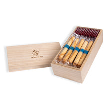 Load image into Gallery viewer, Kiri Box B w/Cigare &amp; Billet au chocolat au lait
