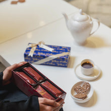 Load and play video in Gallery viewer, Bateau de macadamia
